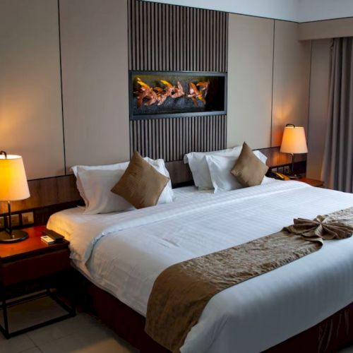 Redondo Beach Hotel, Tapestry Collection by Hilton