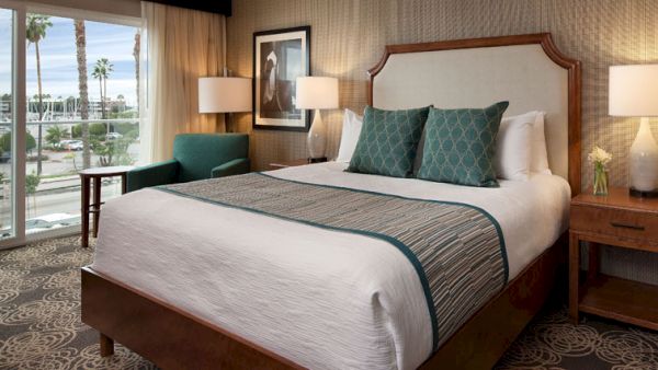 Redondo Beach Hotel, Tapestry Collection by Hilton