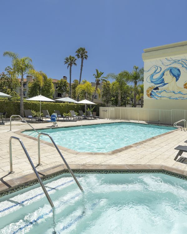 Redondo Beach Hotel, Tapestry Collection by Hilton