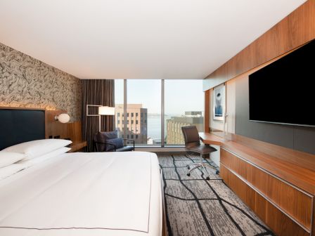Redondo Beach Hotel, Tapestry Collection by Hilton